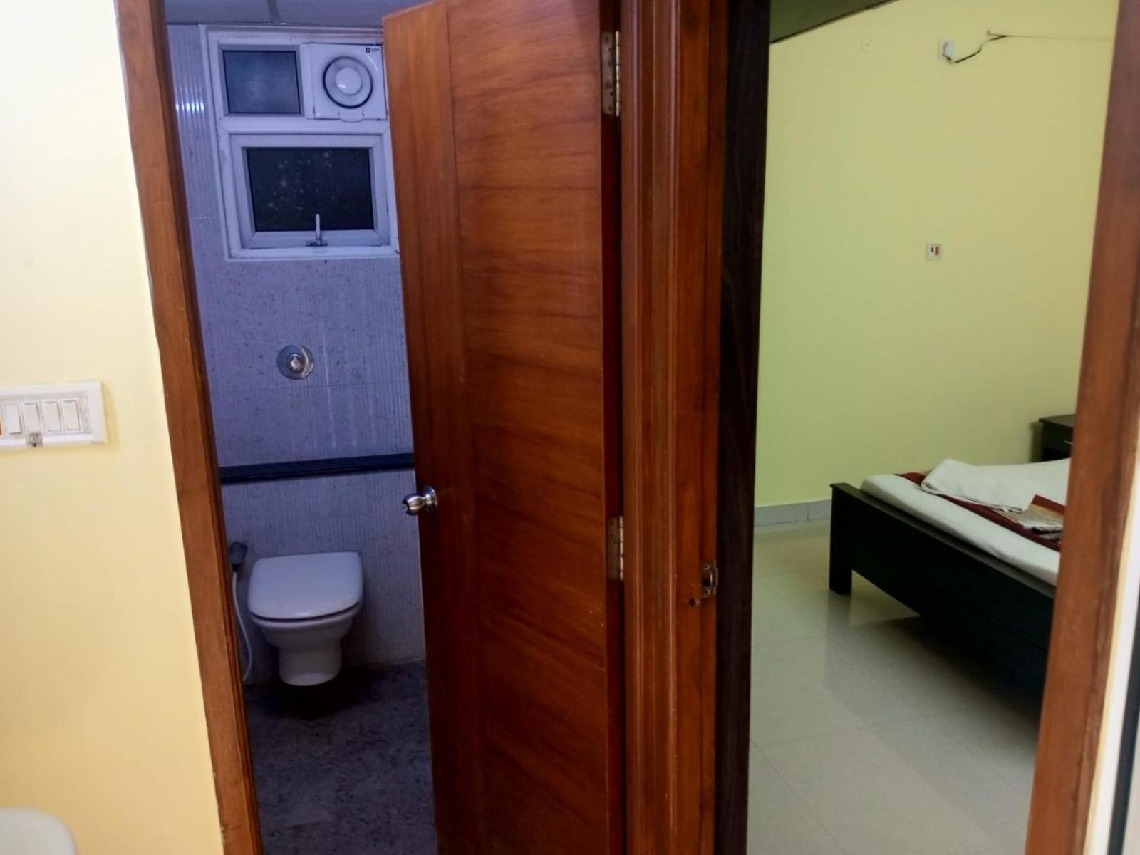 The Posh Residency, Ecr Bed & Breakfast Chennai Eksteriør bilde