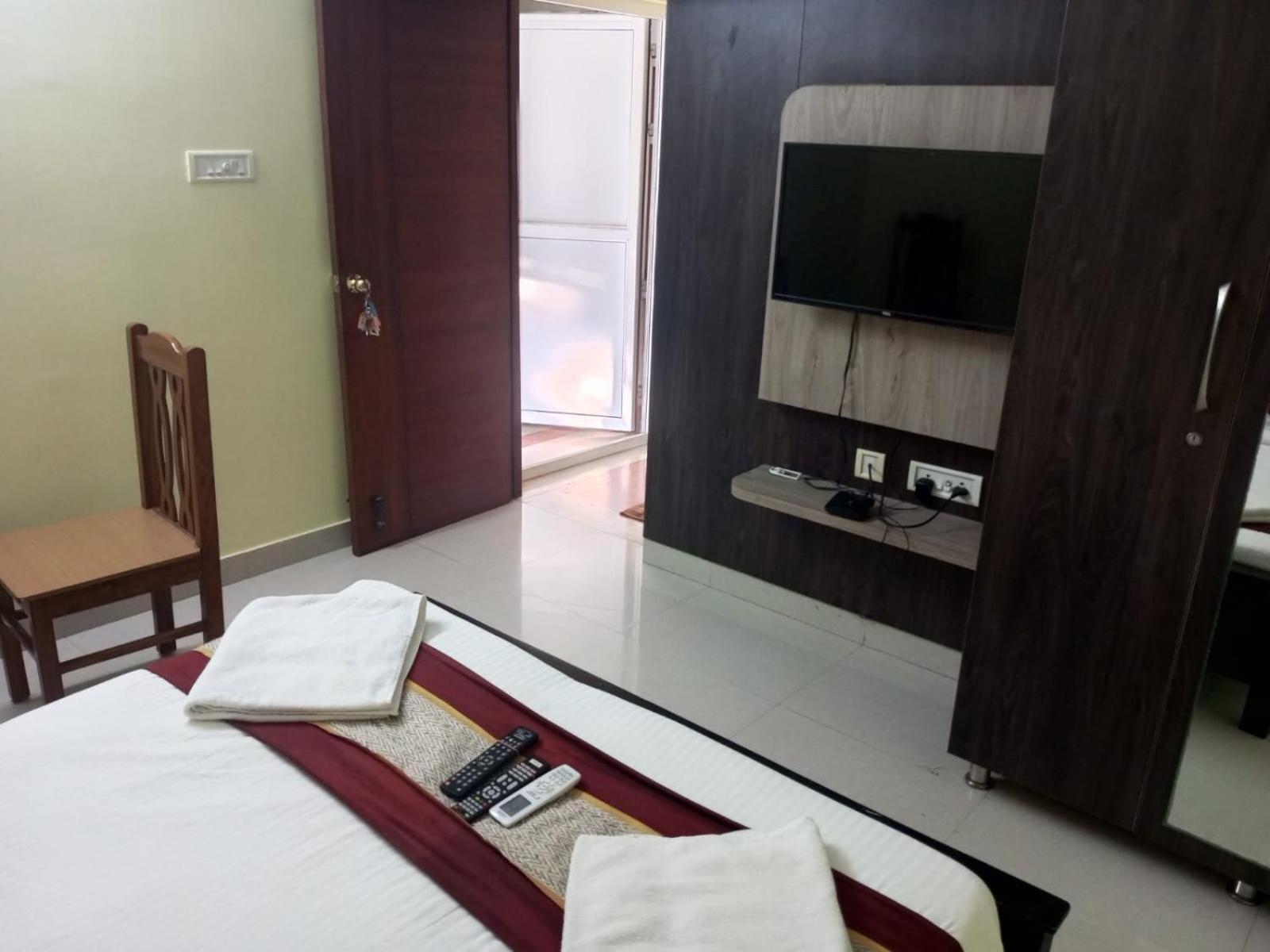 The Posh Residency, Ecr Bed & Breakfast Chennai Eksteriør bilde