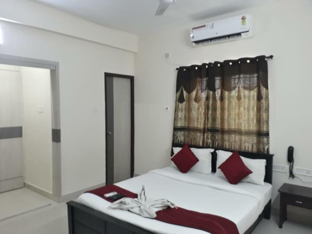 The Posh Residency, Ecr Bed & Breakfast Chennai Eksteriør bilde