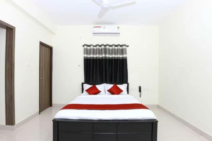 The Posh Residency, Ecr Bed & Breakfast Chennai Eksteriør bilde